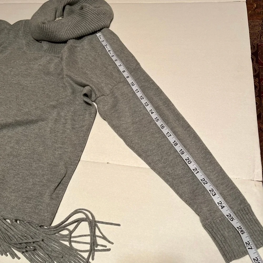 Michael Kors size 0X‎ grey cowl neck fringe hem sweater